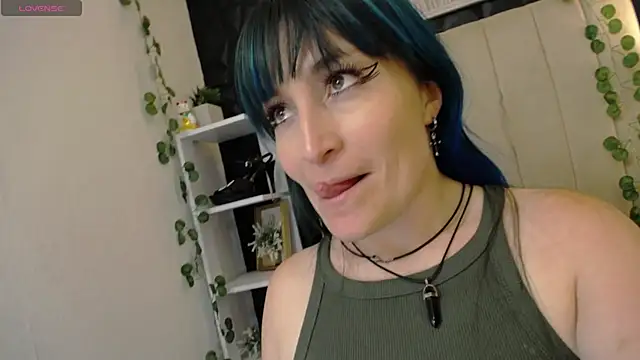Snapshot of alicia_moom chatting on March 12, 10:39 pm alicia moom online show from March 12, 10:39 pm