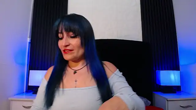 Snapshot of alicia_moom chatting on October 21, 7:35 pm alicia moom online show from October 21, 7:35 pm