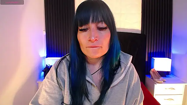 alicia moom online show from December 19, 7:27 pm