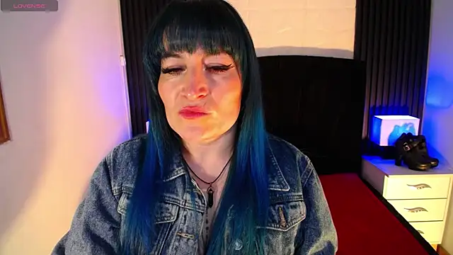 alicia moom online show from April 10, 7:21 pm