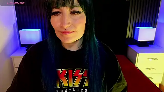 Snapshot of alicia_moom chatting on June 26, 8:03 pm alicia moom online show from June 26, 8:03 pm