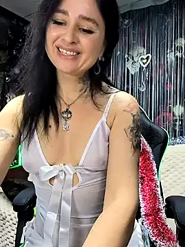 KikiXRed online show from December 29, 6:49 pm