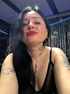 KikiXRed online show from May 3, 3:22 am