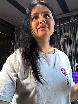 KikiXRed online show from April 5, 3:30 pm