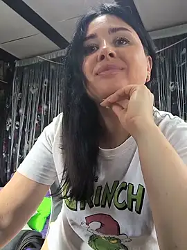 KikiXRed online show from June 4, 1:05 pm