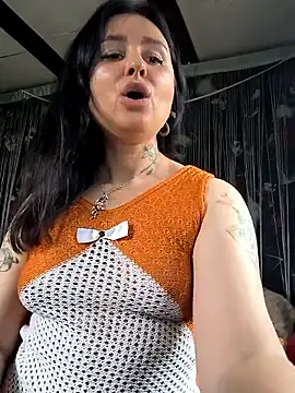 KikiXRed online show from June 15, 8:36 am