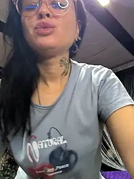 KikiXRed online show from November 20, 8:26 am