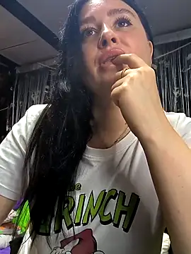 KikiXRed online show from April 11, 4:20 am