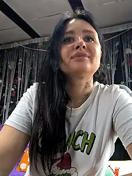 KikiXRed online show from April 15, 8:42 am