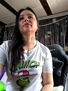 KikiXRed online show from April 27, 9:29 am