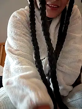 bellapaty online show from December 4, 9:30 am