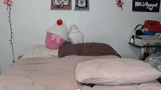 Cupcakecutie449 online show from October 7, 5:52 am