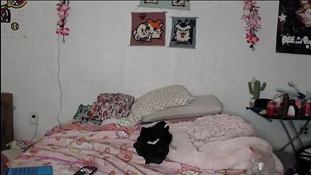 Cupcakecutie449 online show from April 8, 1:56 pm