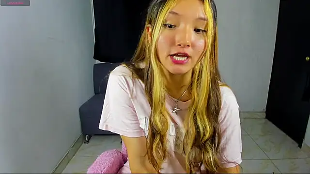 Alice bloom  online show from December 17, 4:17 am