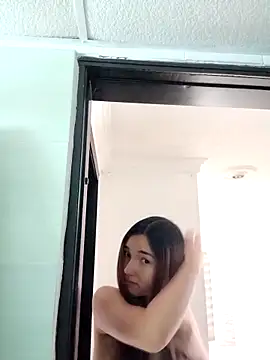 Alice bloom  online show from September 12, 6:40 pm