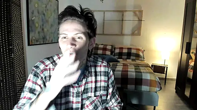 Snapshot of xxxciro13xxx chatting on February 4, 8:17 pm xxxciro13xxx online show from February 4, 8:17 pm