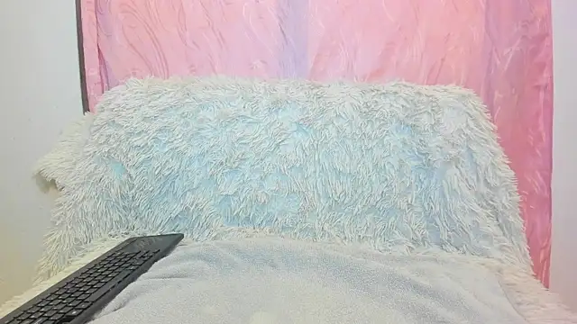 Snapshot of iisabella_gonzalez chatting on November 10, 5:45 am iisabella gonzalez online show from November 10, 5:45 am