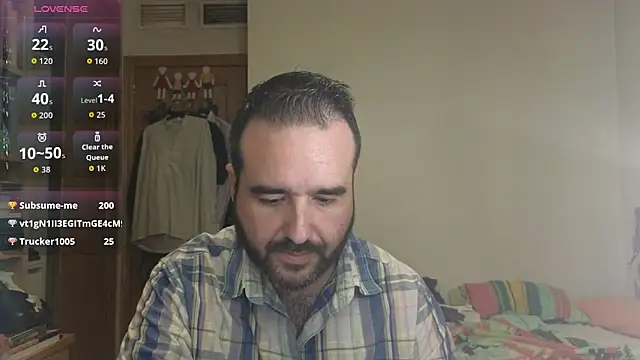 Snapshot of curiosillo83 chatting on October 12, 4:30 pm curiosillo83 online show from October 12, 4:30 pm