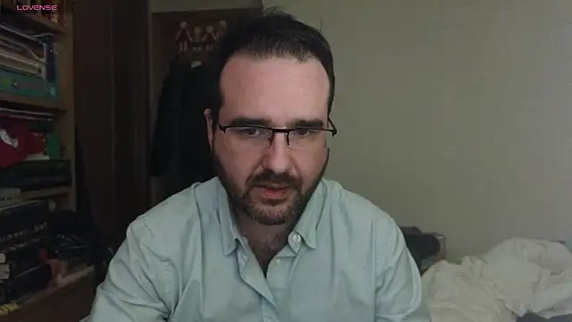 Snapshot of curiosillo83 chatting on March 11, 3:23 pm curiosillo83 online show from March 11, 3:23 pm