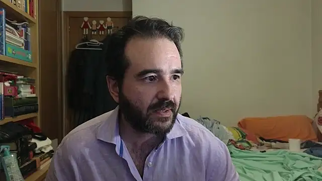 Snapshot of curiosillo83 chatting on July 16, 1:52 pm curiosillo83 online show from July 16, 1:52 pm