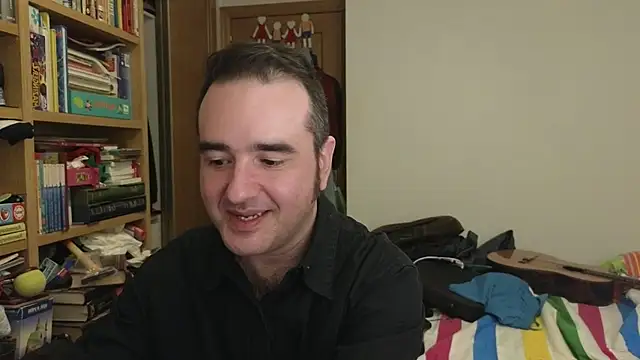 curiosillo83 online show from April 9, 11:55 pm