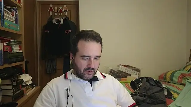 curiosillo83 online show from May 30, 4:52 am