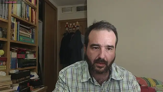 Snapshot of curiosillo83 chatting on September 26, 4:47 pm curiosillo83 online show from September 26, 4:47 pm