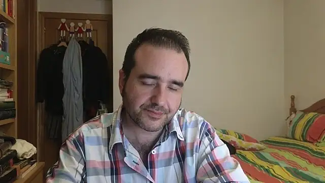 curiosillo83 online show from May 6, 4:44 pm