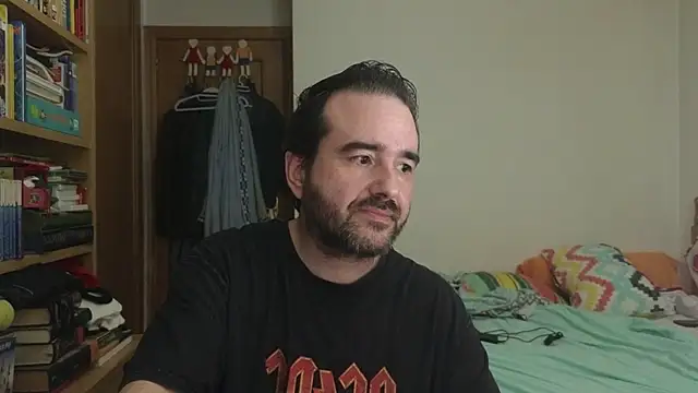 Snapshot of curiosillo83 chatting on June 30, 7:58 pm curiosillo83 online show from June 30, 7:58 pm