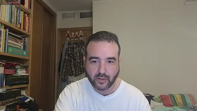 Snapshot of curiosillo83 chatting on October 5, 4:53 pm curiosillo83 online show from October 5, 4:53 pm