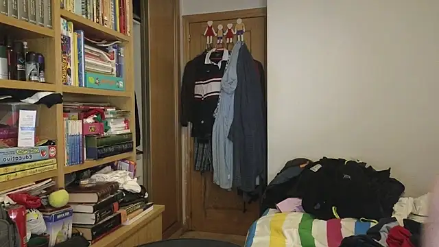 curiosillo83 online show from April 12, 1:03 pm