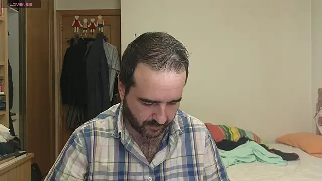 Snapshot of curiosillo83 chatting on September 20, 12:54 pm curiosillo83 online show from September 20, 12:54 pm