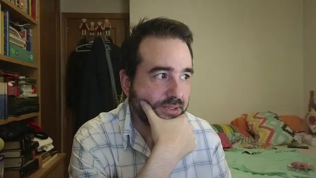 Snapshot of curiosillo83 chatting on July 1, 8:03 am curiosillo83 online show from July 1, 8:03 am