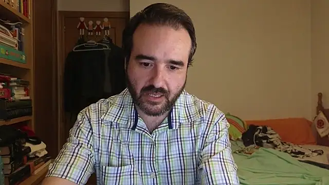 Snapshot of curiosillo83 chatting on July 7, 2:20 pm curiosillo83 online show from July 7, 2:20 pm