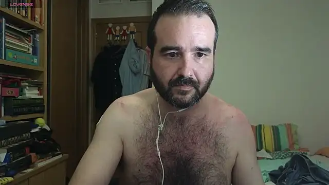 Snapshot of curiosillo83 chatting on September 9, 2:21 am curiosillo83 online show from September 9, 2:21 am