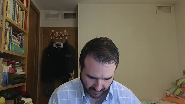 Snapshot of curiosillo83 chatting on June 11, 10:56 am curiosillo83 online show from June 11, 10:56 am