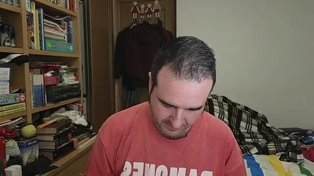 curiosillo83 online show from April 18, 8:20 pm