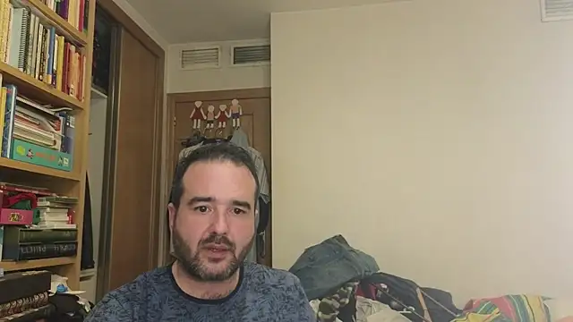 Snapshot of curiosillo83 chatting on October 19, 11:51 pm curiosillo83 online show from October 19, 11:51 pm