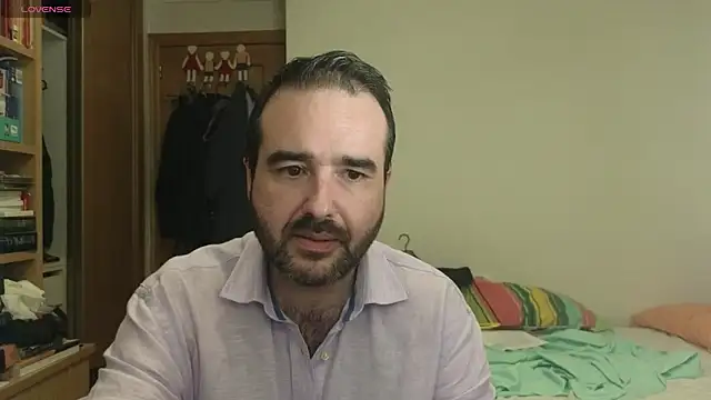 Snapshot of curiosillo83 chatting on September 17, 3:25 pm curiosillo83 online show from September 17, 3:25 pm