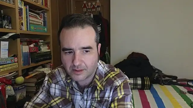 curiosillo83 online show from April 16, 4:30 pm