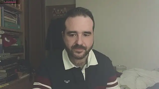 Snapshot of curiosillo83 chatting on March 15, 8:10 pm curiosillo83 online show from March 15, 8:10 pm