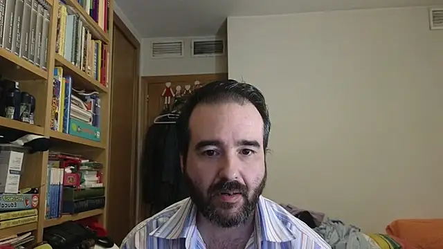 Snapshot of curiosillo83 chatting on July 18, 9:51 am curiosillo83 online show from July 18, 9:51 am
