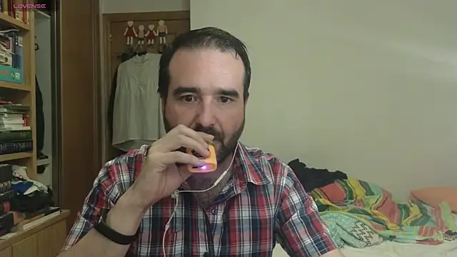 Snapshot of curiosillo83 chatting on October 2, 2:48 am curiosillo83 online show from October 2, 2:48 am