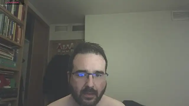Snapshot of curiosillo83 chatting on March 21, 2:40 pm curiosillo83 online show from March 21, 2:40 pm