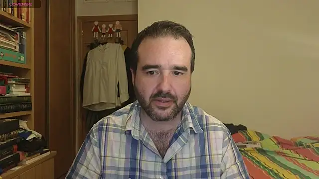 Snapshot of curiosillo83 chatting on September 30, 2:12 pm curiosillo83 online show from September 30, 2:12 pm