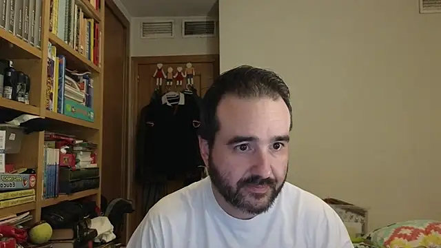 Snapshot of curiosillo83 chatting on June 9, 4:08 pm curiosillo83 online show from June 9, 4:08 pm