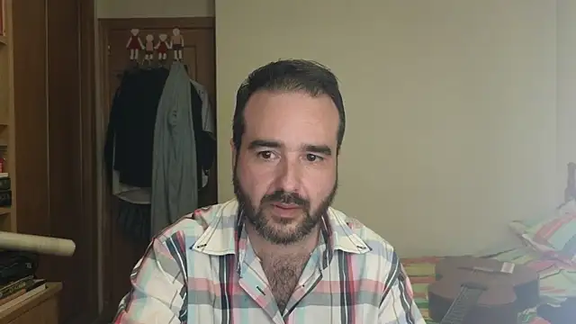 curiosillo83 online show from October 29, 8:41 pm