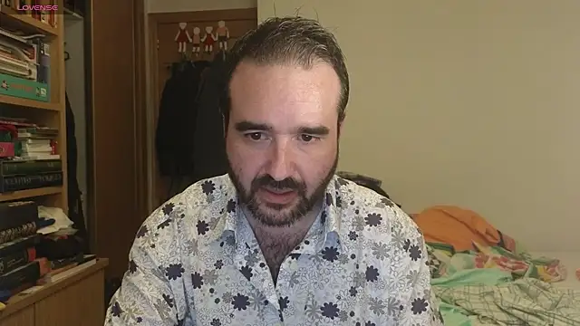 Snapshot of curiosillo83 chatting on September 24, 2:23 pm curiosillo83 online show from September 24, 2:23 pm