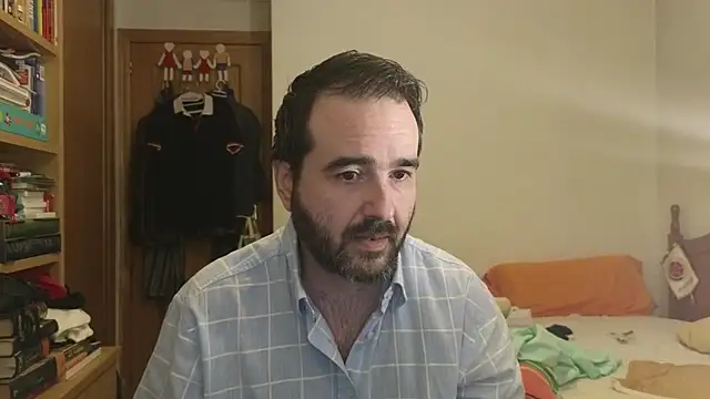 Snapshot of curiosillo83 chatting on June 12, 10:24 am curiosillo83 online show from June 12, 10:24 am