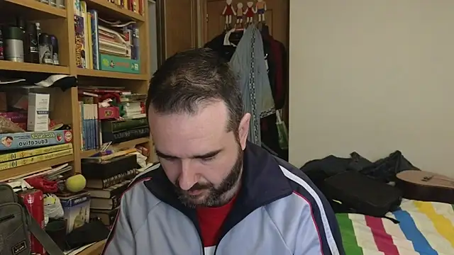 curiosillo83 online show from April 8, 9:11 am